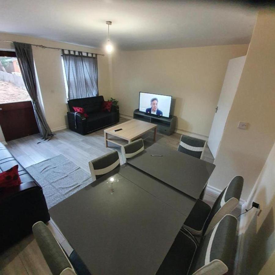 Lovely Cosy House Easy Reach To Casa vacanze Londra